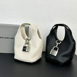 Picture of Balenciaga Handbags _SKUfw177415275fw